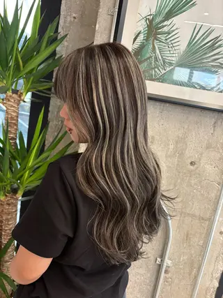ロング カラー KAEDE🌺Wカ ラー/ホワイトカラーのヘアスタイル