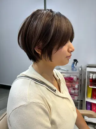 ショート ⭐ハイトーンブリーチ ミルクティーピンクのヘアスタイル