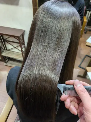 ロング カラー 若泉 瀬菜のヘアスタイル