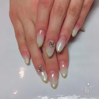 ネイル THECOLORS所属・近貞 莉奈のネイルデザイン