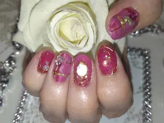 ネイル エステとネイル ローズコンフォートのネイルデザイン