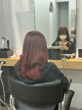 セミロング leo/ロング／ レイヤーカット⛈️のヘアスタイル