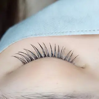 マツエク・マツパ Room beautysalon所属・Room   〔 YUI 〕のマツエク・マツパデザイン