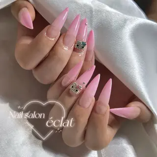 ネイル éclat ⸝꙳.⋆ 栄｜久屋大通のネイルデザイン