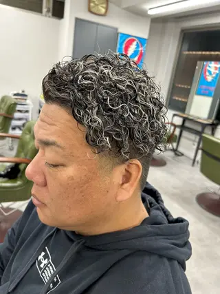 カラー パーマ メンズ SHAFT Ieiriのヘアスタイル