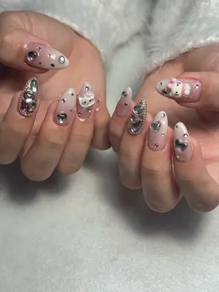 ネイル 🐈‍⬛ Minamiのネイルデザイン