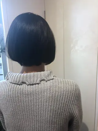 ショート カラー ture by gladのヘアスタイル