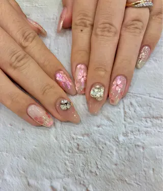 ネイル 安藤 彩乃のネイルデザイン