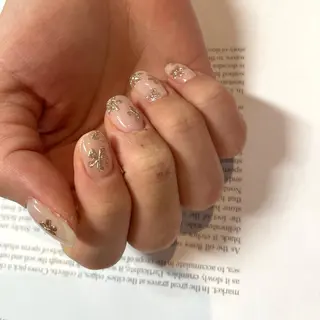 ネイル anyora nail salon所属・大人ワンホン キラキラ／Ayanoのネイルデザイン