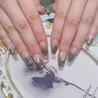 ネイル Queens 榊 まおのネイルデザイン