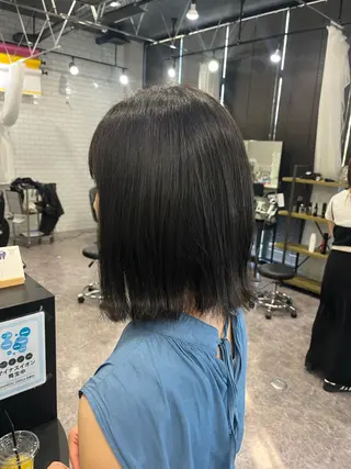 ミディアム カラー 友滝 真菜美のヘアスタイル