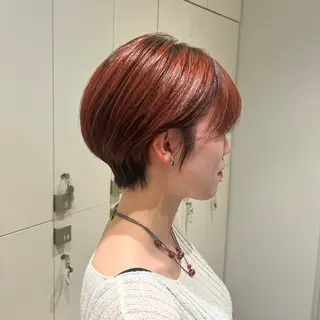 ショート 似合わせレイヤー/ 透明感カラーのヘアスタイル