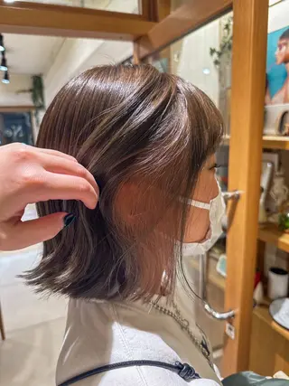 ミディアム カラー 岡本 葵のヘアスタイル