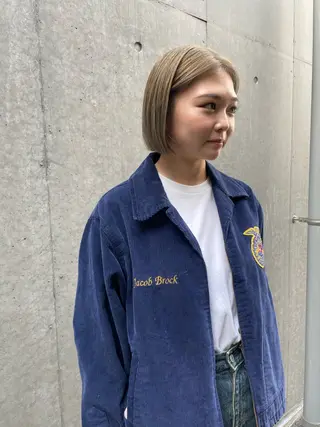 ショート カラー 土屋 美賀のヘアスタイル