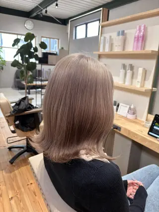 ミディアム セルバ所属・プルシールエクステ/ ハイトーン/ブリーチのヘアスタイル