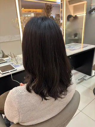 ミディアム Iris by artina 武蔵小杉店【イリス バイ アルティナ】所属・🎼レイヤー/顔周り カット/nene♬のヘアスタイル