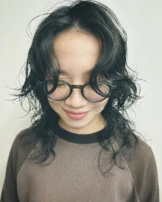 ミディアム パーマ レイヤーカット/艶髪 ✨💭KIRARIのヘアスタイル