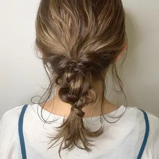 ミディアム カラー ヘアアレンジ 小森 衣純のヘアスタイル