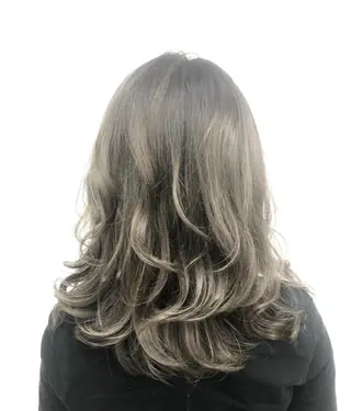 ロング カラー ブリーチ特化/レイヤ ーカット🥀マサルのヘアスタイル