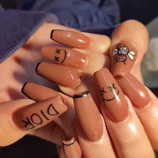 ネイル RUNWAY 　　の眉毛・アイブロウイメージ