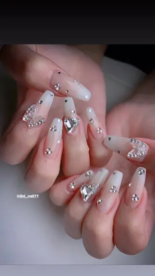 ネイル JINI NAIL所属・ジニ ネイルのネイルデザイン