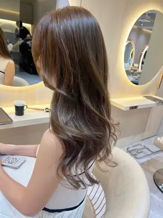 ロング カラー 透明感カラー🤎 中川智帆のヘアスタイル