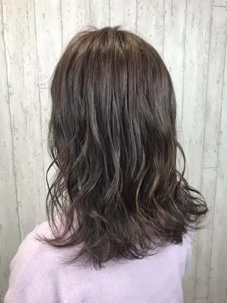 ミディアム カラー 田中 あかねのヘアスタイル