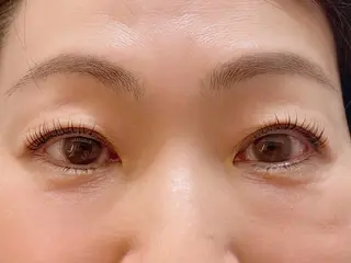 マツエク・マツパ ダイヤモンドアイズ テクニカルサロン所属・小林 美香の眉毛・アイブロウイメージ