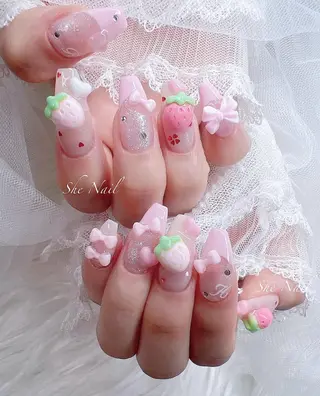 ネイル She   Nail所属・ISA_ BELLAのネイルデザイン