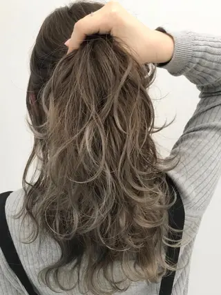ロング カラー ヘアアレンジ 【公式】amble luxe池袋東口🩷のヘアスタイル