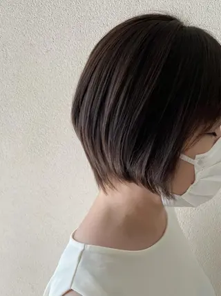 ショート カラー 沢田 瞳のヘアスタイル