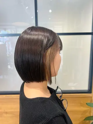 ショート カラー 新井 友菜のヘアスタイル