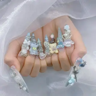 ロング モリ アユミのネイルデザイン