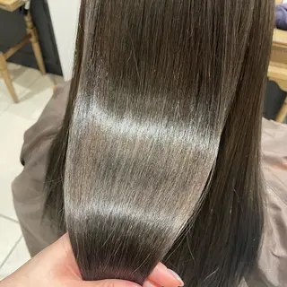 ロング カラー 茂木 結希のヘアスタイル