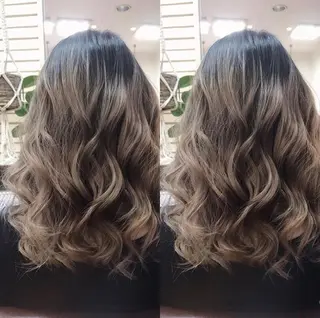 セミロング カラー yosuke 梅田/バレイヤージュのヘアスタイル