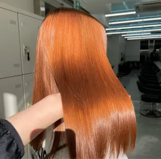 ロング 韓国ヘア/ブリーチ無 しWカラー/オリーブのヘアスタイル