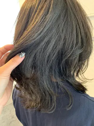 ミディアム カラー 安藤 佑衣のヘアスタイル