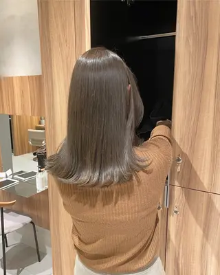 セミロング 透明感モテ艶髪カラー Gallicaイリサのヘアスタイル