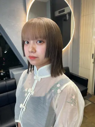 ミディアム カラー TATSUブリーチ/ ミルクティーベージュのヘアスタイル