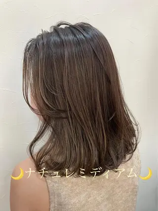 ミディアム ディレクター鮫島 俊介のヘアスタイル