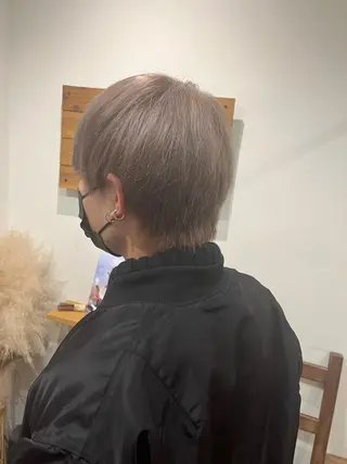 カラー china/ボブ /ブリーチカラーのヘアスタイル