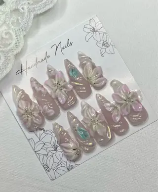ネイル Ai Nail所属・中山 ヴィクトリアのネイルデザイン