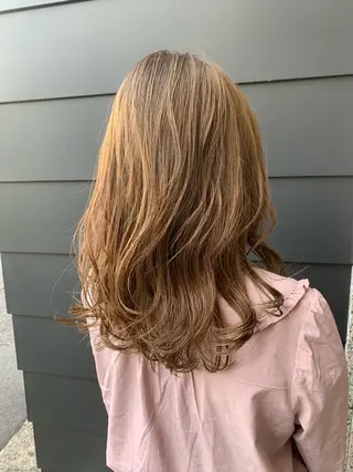 セミロング カラー パーマ スタイル袋町店所属・STYLE袋町店 赤畠達弥のヘアスタイル