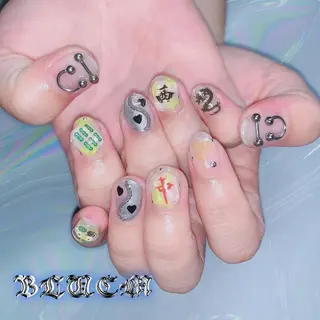 ネイル BLUEM なな🐶のネイルデザイン