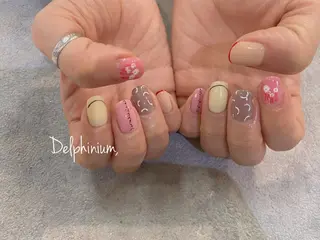 ネイル 岡本 友恵のネイルデザイン