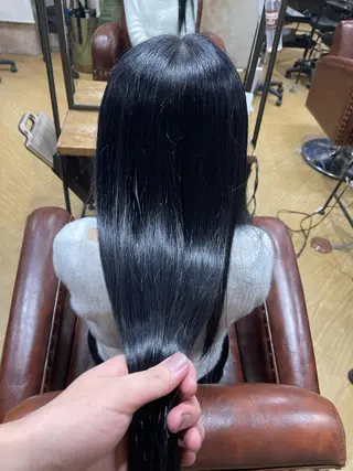 ロング antica YOSHIのヘアスタイル
