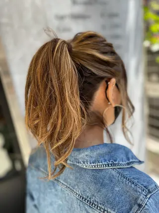 ロング カラー パーマ ヘアアレンジ 和泉 沙綾のヘアスタイル