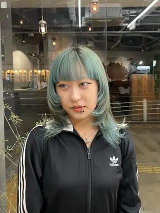 セミロング BELO 大阪店所属・BELO OSAKA カエデのヘアスタイル