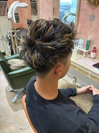 ショート カラー メンズ おおやま たくみのヘアスタイル