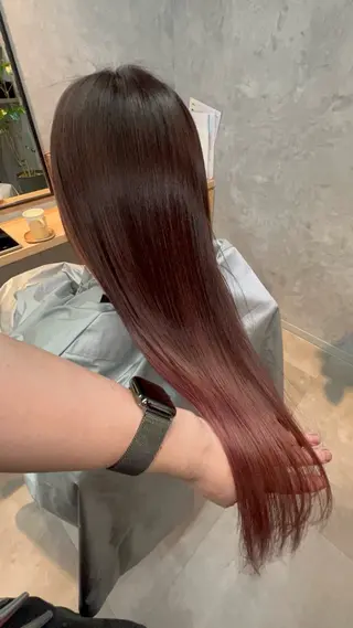 ロング motoトップカラー リスト/ブリーチカラのヘアスタイル